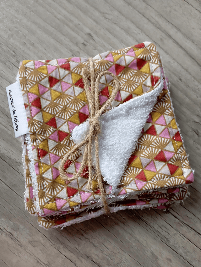 Lingettes démaquillantes lavables.